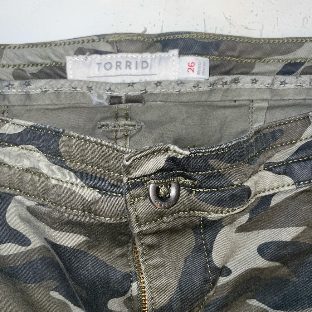 Torrid Camo Military Short Size 26R